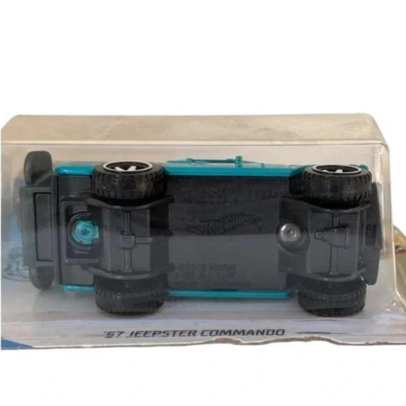 Hot Wheel's '67 Jeepster Commando Baja Blazers Bright Blue with Dirt Bike New - Picture 2 of 3